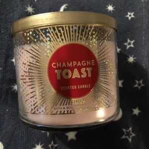 Bath and Body Works Champagne Toast candle.